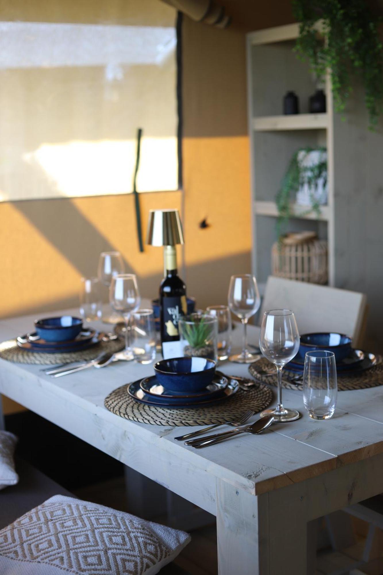 Luxury tent Safaritent Premium Aan Het Water