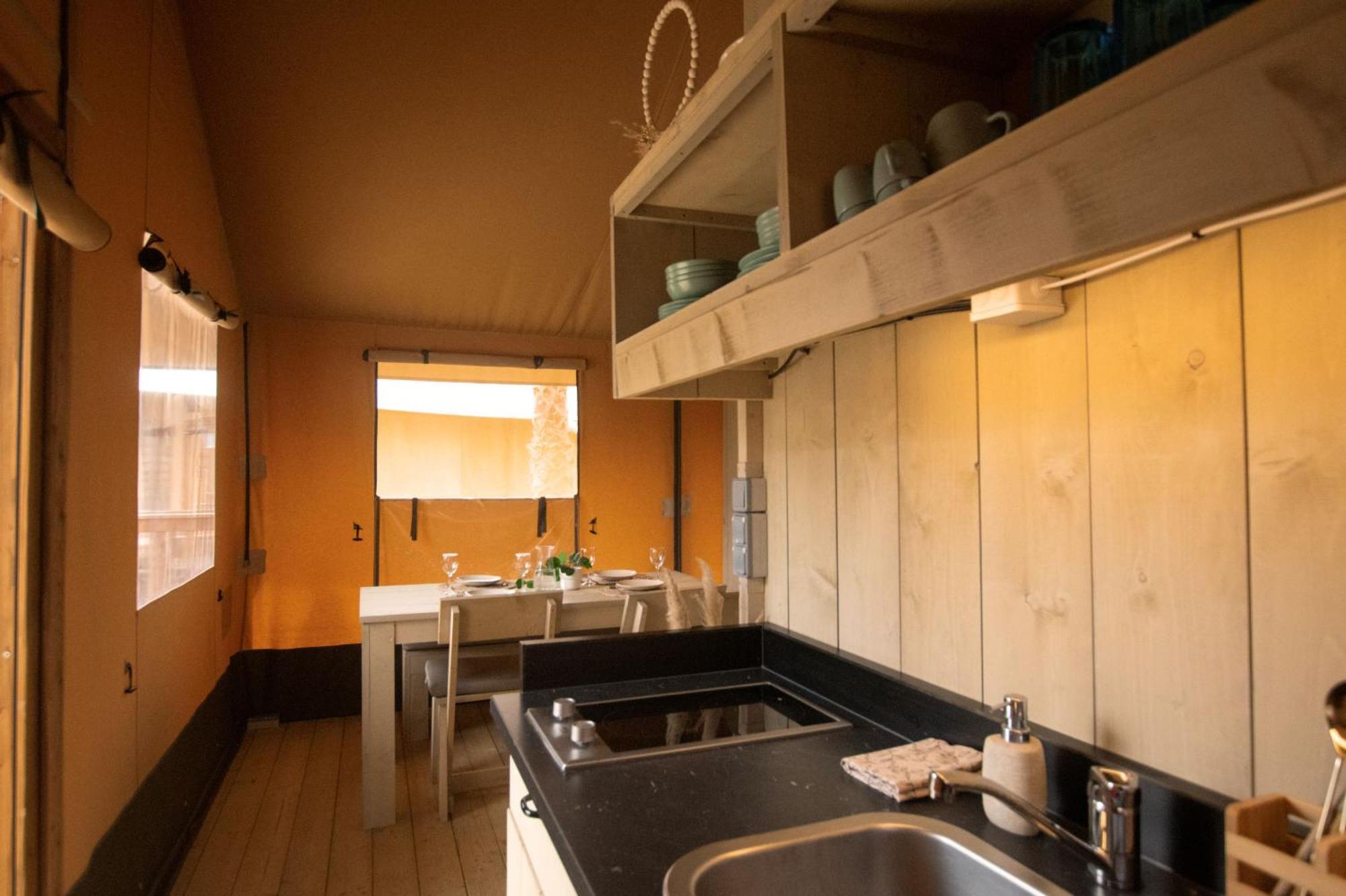 Safaritent Premium Aan Het Water Luxury tent *