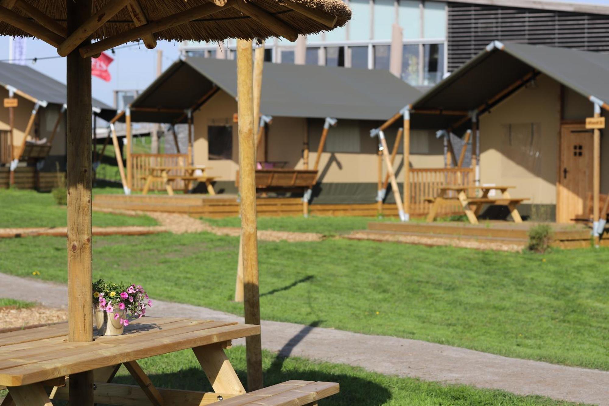 Luxury tent Safaritent Premium Aan Het Water